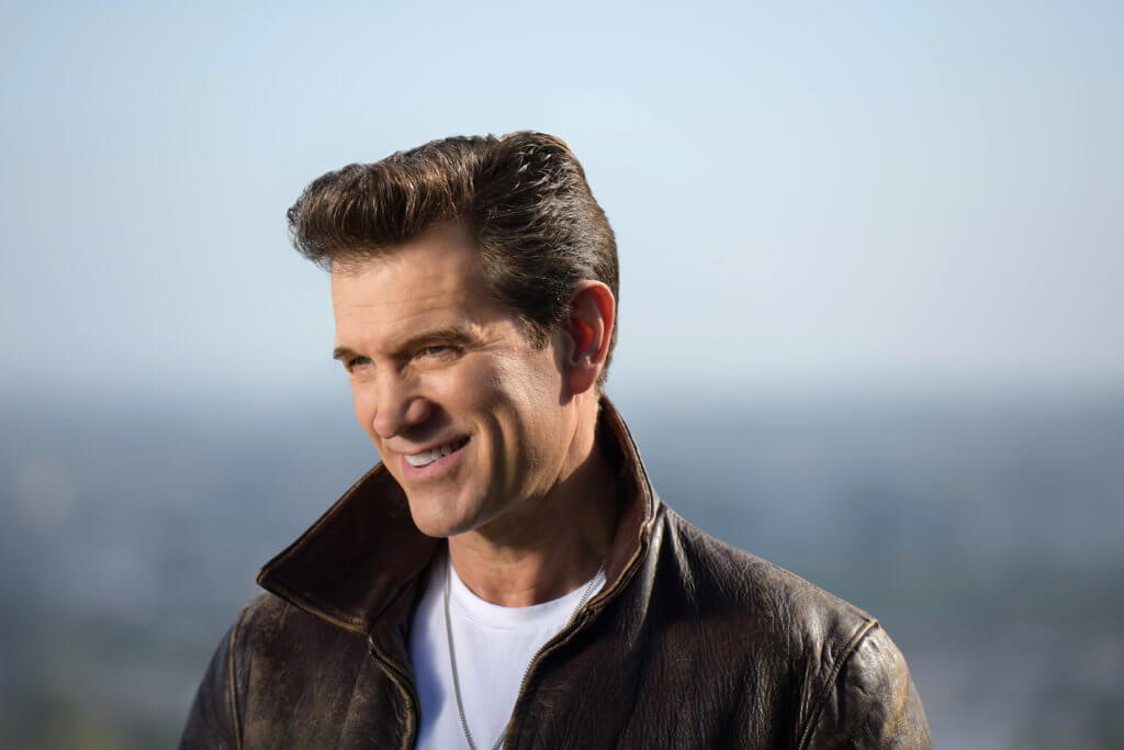 Chris Isaak promotional concert photo